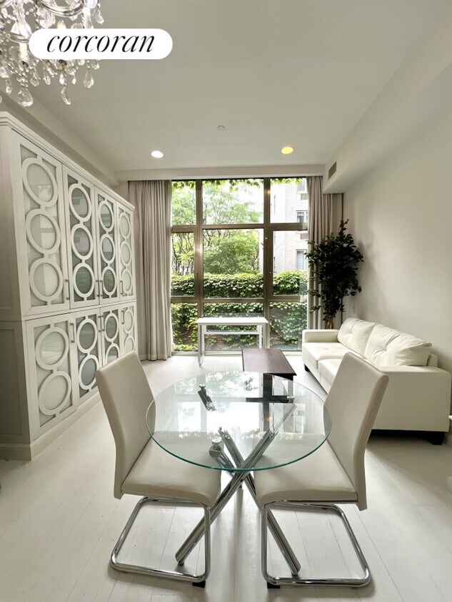 Foto principal - 216 E 52nd St
