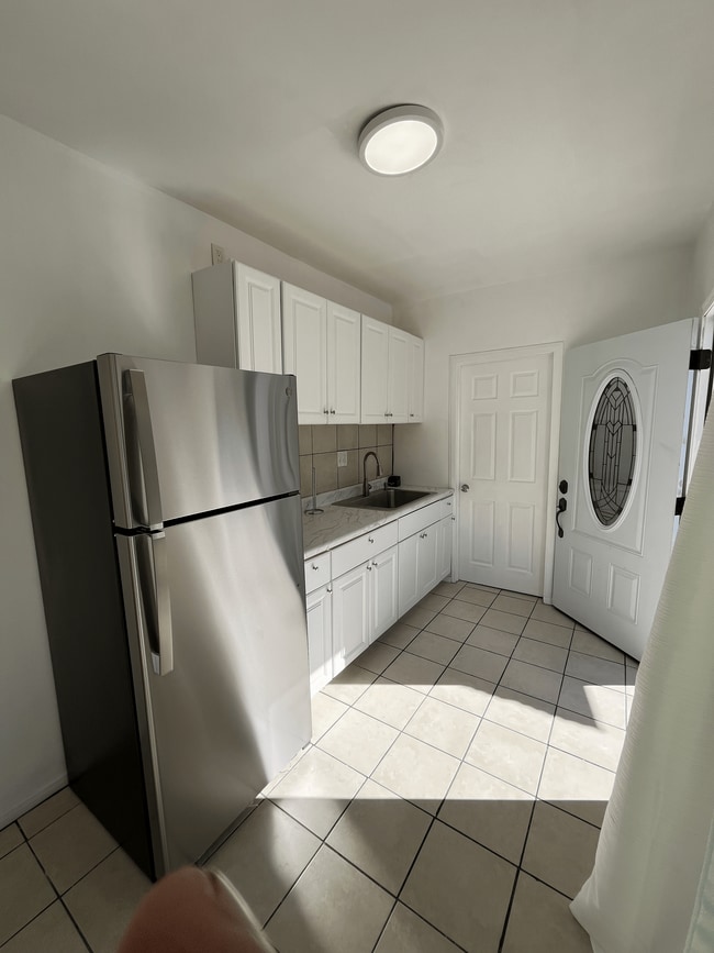 Building Photo - 8561 Orion Ave