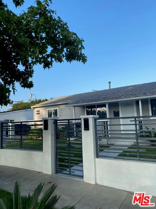 Foto del edificio - 6644 Atoll Ave