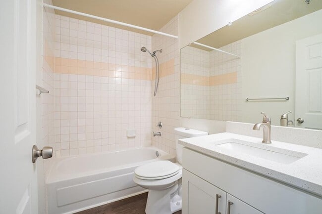 Interior Photo - Versailles