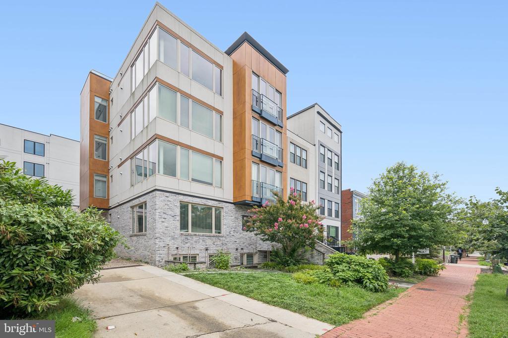 Primary Photo - 915 12th St NE
