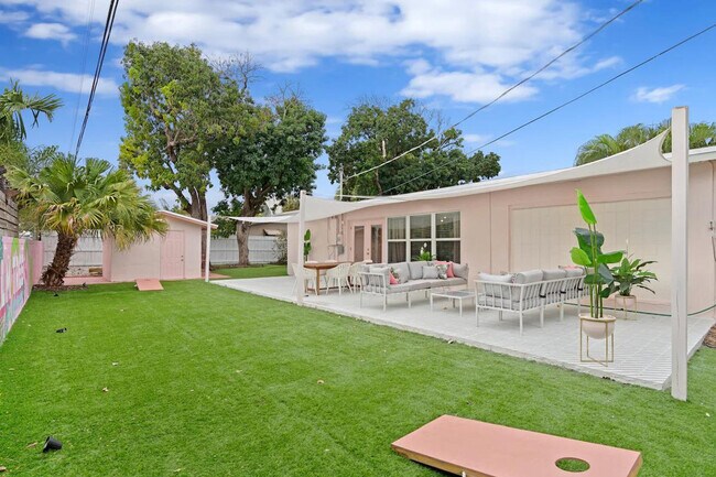 Foto del edificio - 2624 NE 30th Pl