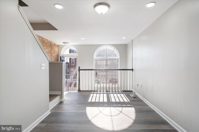 Building Photo - 1512 E Lafayette Ave