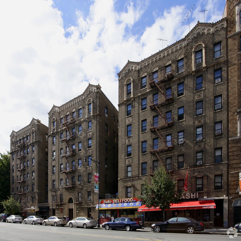 Building Photo - 5009-5021 Broadway