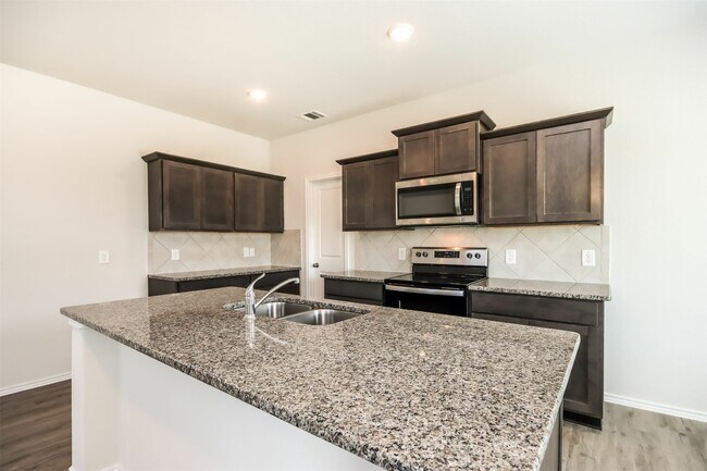 Building Photo - 15239 Estrella Rd W