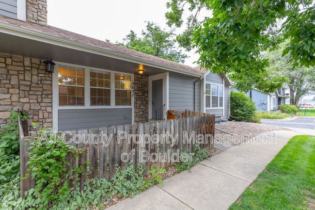 Building Photo - 3837 Paseo del Prado St