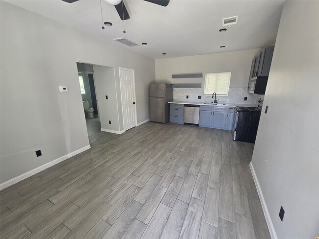 Foto del edificio - 3221 Ennis St