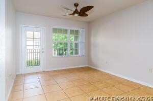 Foto del edificio - 140 SW Peacock Blvd