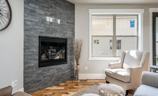 Foto del edificio - 6602 Hitching Post Ln
