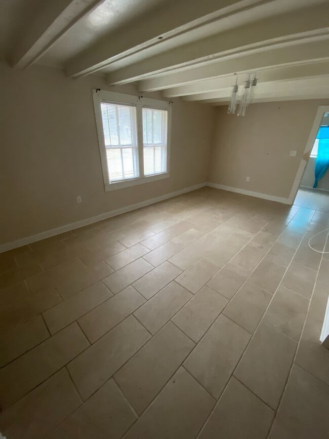 Photo - 1144 Howard St Apartment