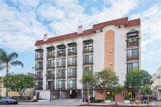 Building Photo - 11162 Camarillo St