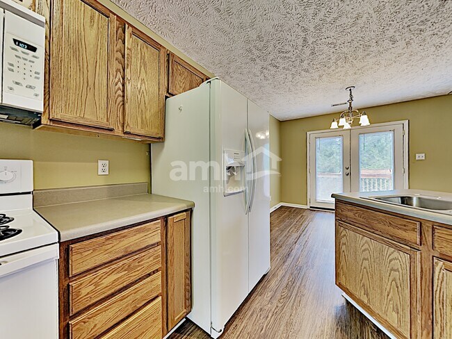 Foto del edificio - 1423 Newbury Ln