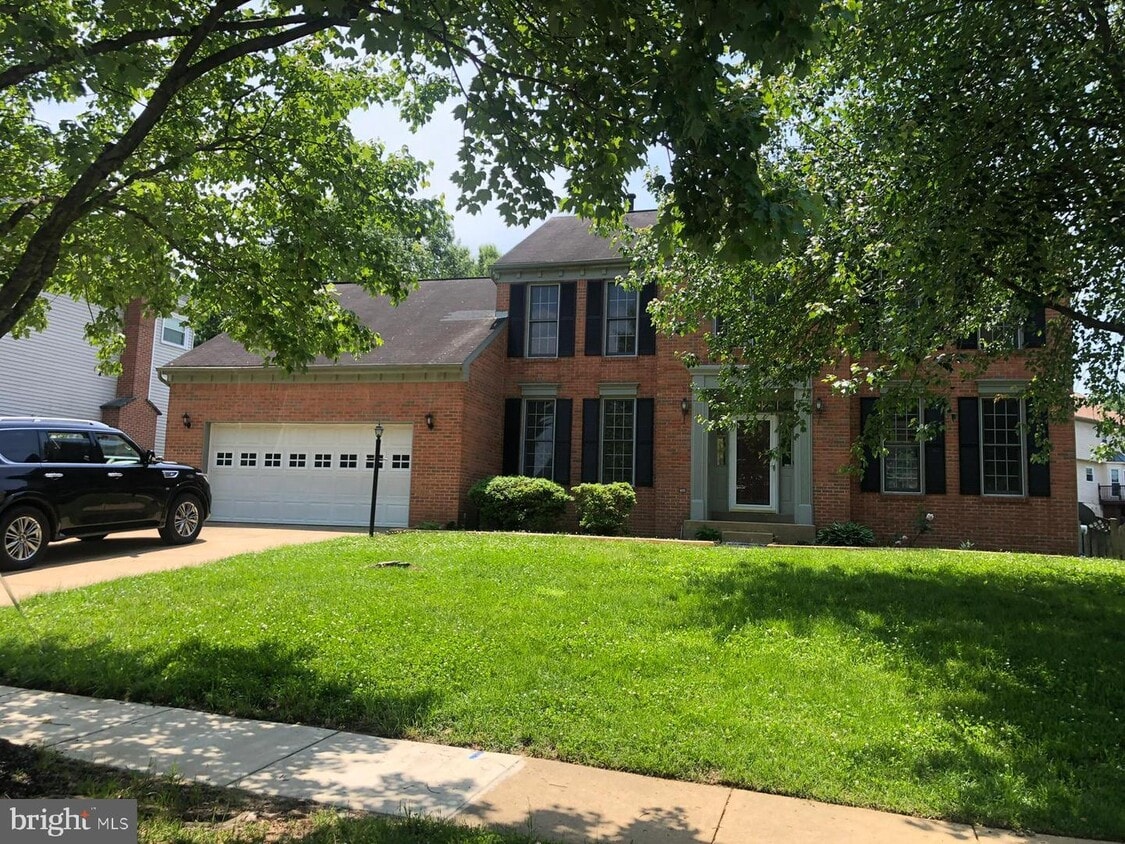 Primary Photo - 13905 Westview Forest Dr