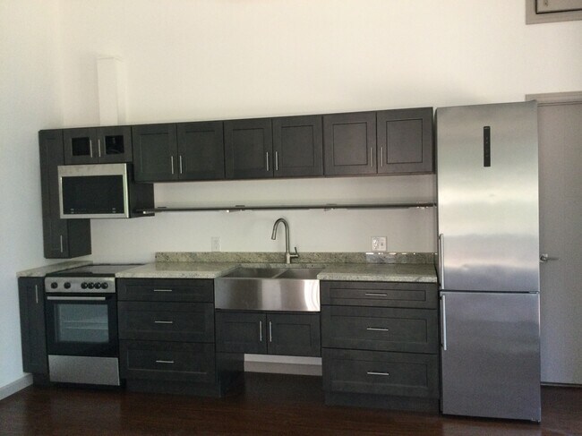 Building Photo - 7 Wellspring Ln