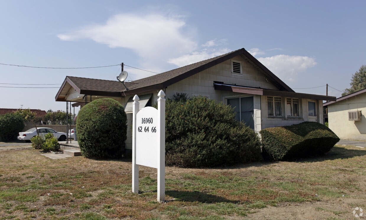 Building Photo - 16960 San Bernardino Ave