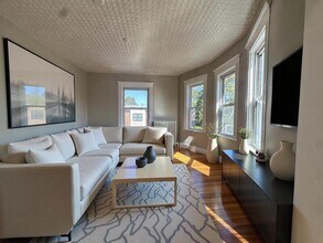 Building Photo - 155 Woodside Ave