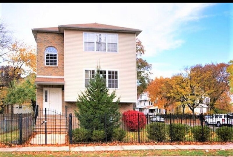 Primary Photo - 7 Lenox Ave