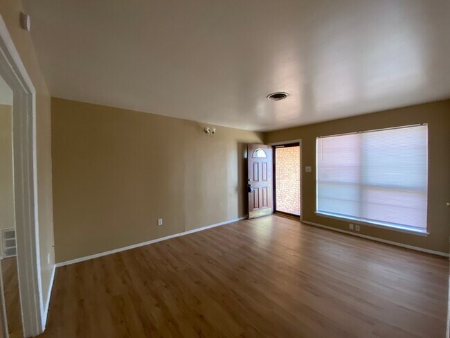 Foto del edificio - 4807 W Illinois Ave