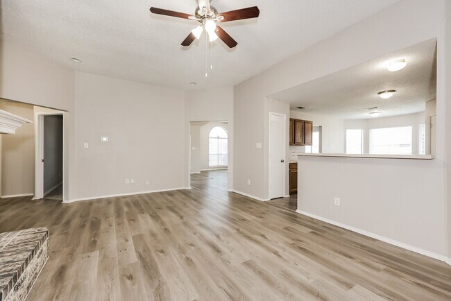 Building Photo - 1017 Canterbury Trl