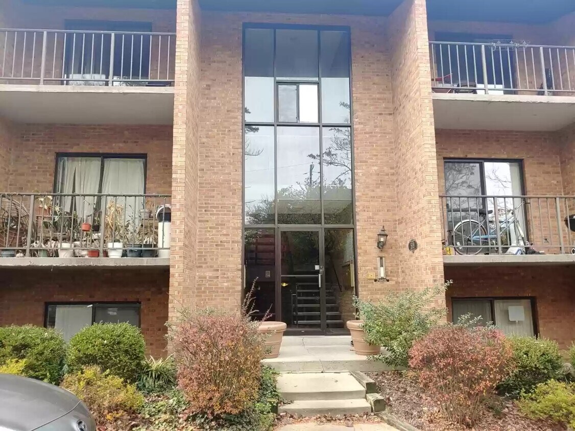 518 Riddle Rd Unit 12, Cincinnati, OH 45220 Condo for Rent in