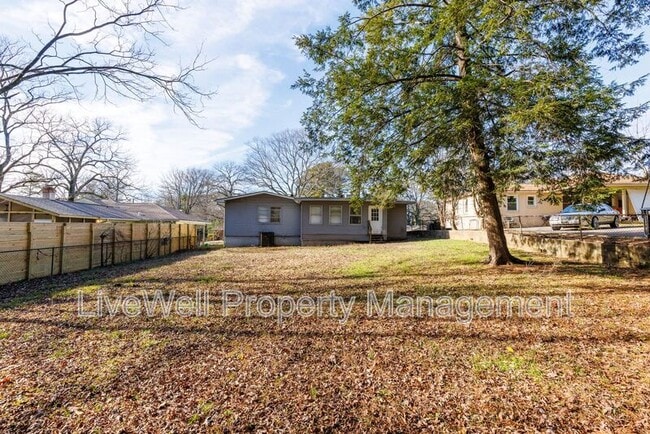 Building Photo - 1169 Dogwood Ln