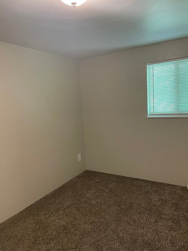 Foto del edificio - 101 Locust Hill Rd