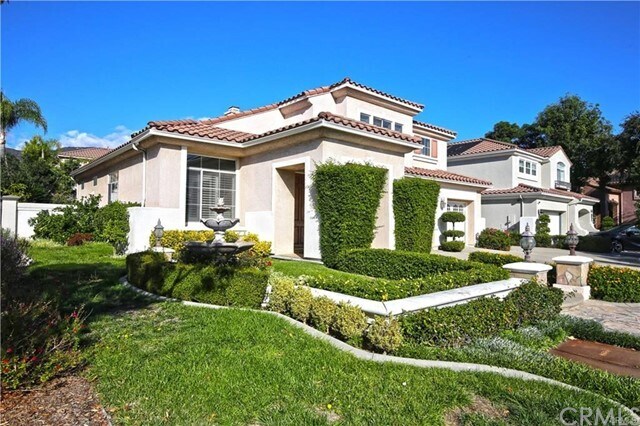 Building Photo - 5762 Ridgeview Dr