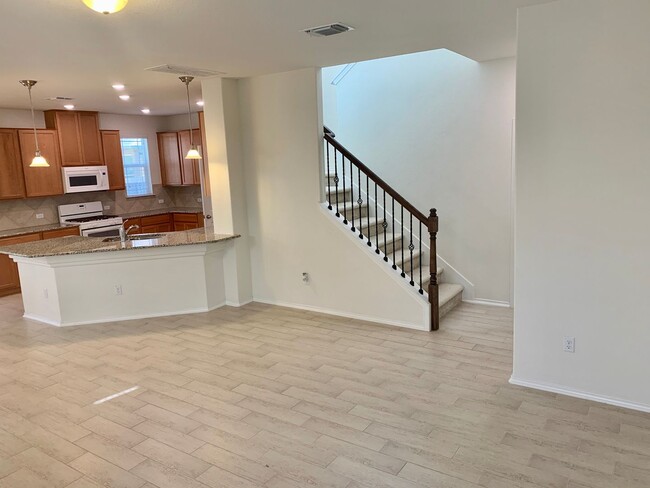 Building Photo - 3 Bedroom, 2.5 Bathroom Home in Cedar Park!