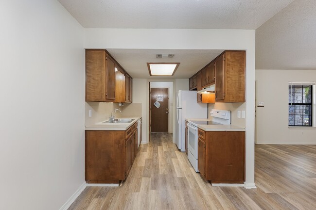 Building Photo - **Holly Springs