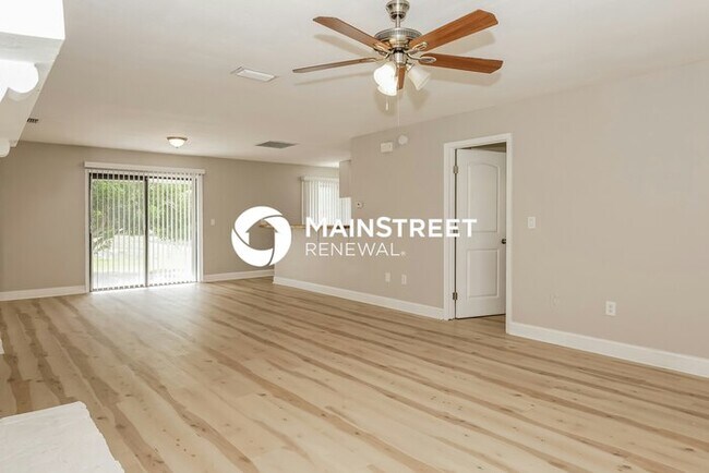 Foto del edificio - 3 Bedroom Pet-Friendly Home in COCOA, FL with Main Street Renewal