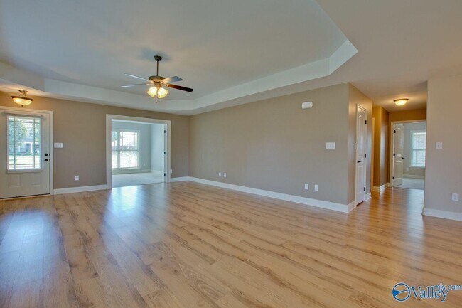 Building Photo - 5010 Montauk Trail SE