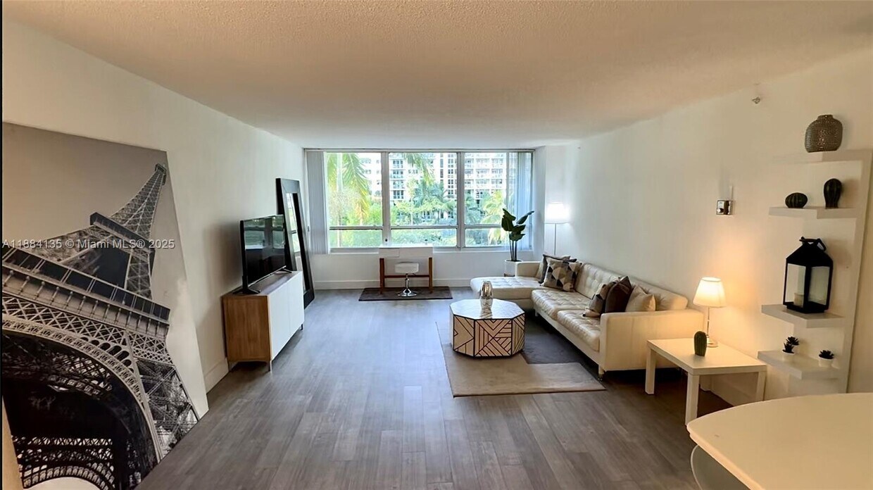 Foto principal - 1500 Bay Rd