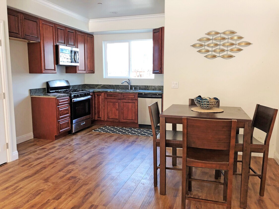 Foto principal - 10215 Tujunga Canyon Blvd