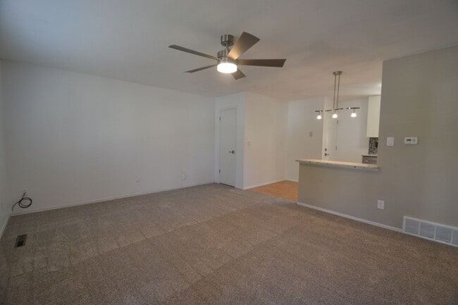 Photo - 1002 N Walnut St Apartment