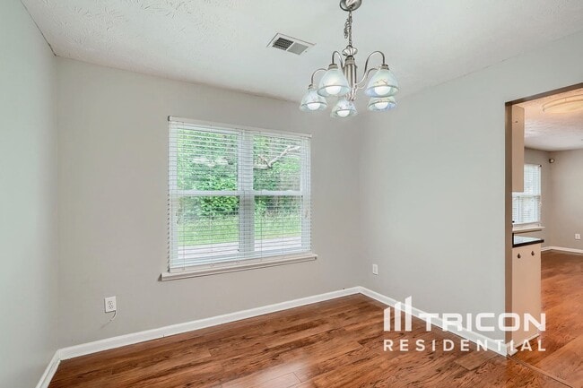 Foto del edificio - 3392 Summit Creek Ln