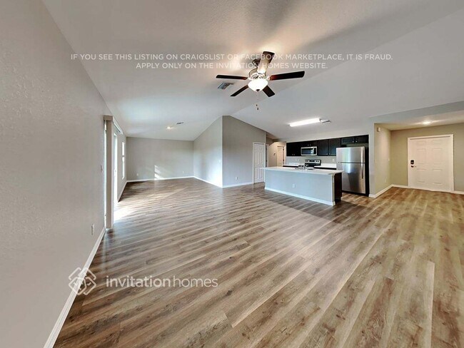 Foto del edificio - 16077 Overdale Ct