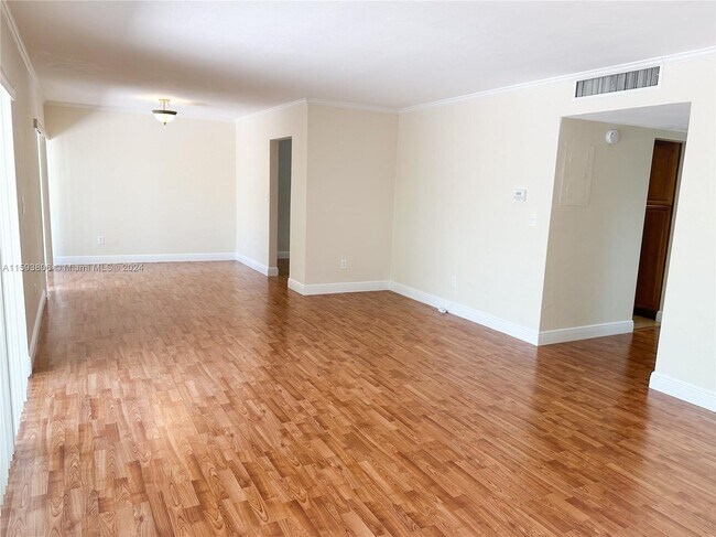 Building Photo - 7508 SW 58th Ave