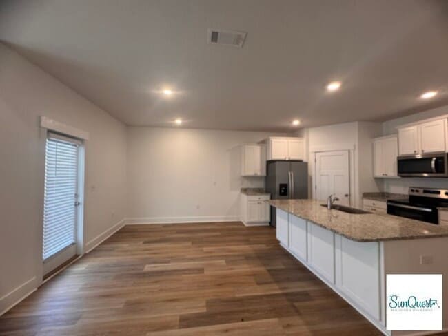 Building Photo - 6419 Forest Bay Ave