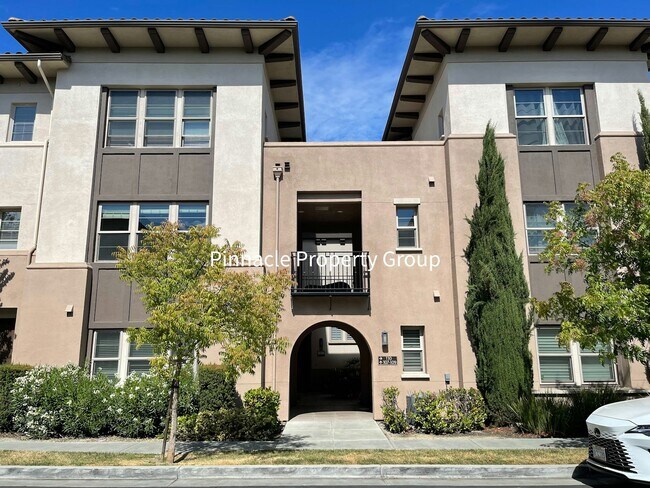 Building Photo - 1073 Foxglove Pl