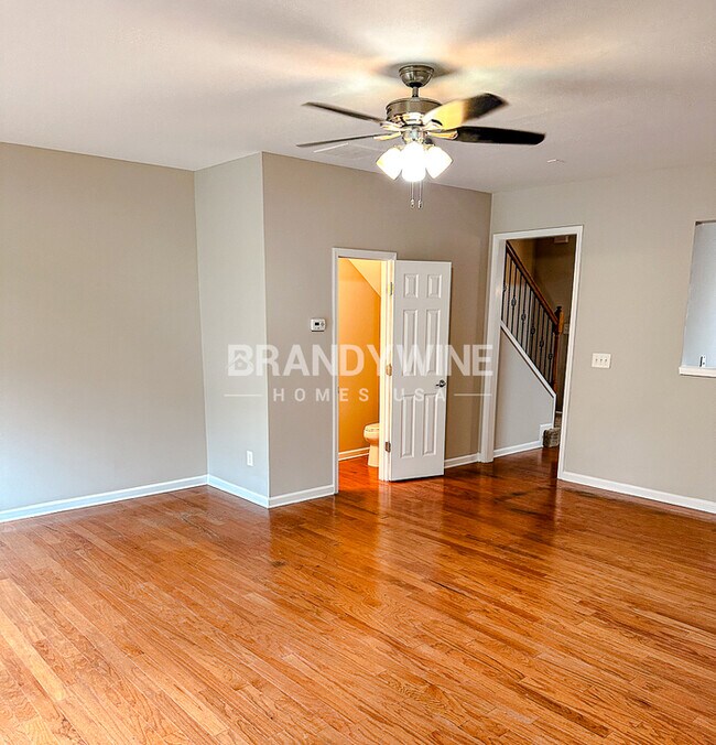 Building Photo - ONE MONTH FREE!!
