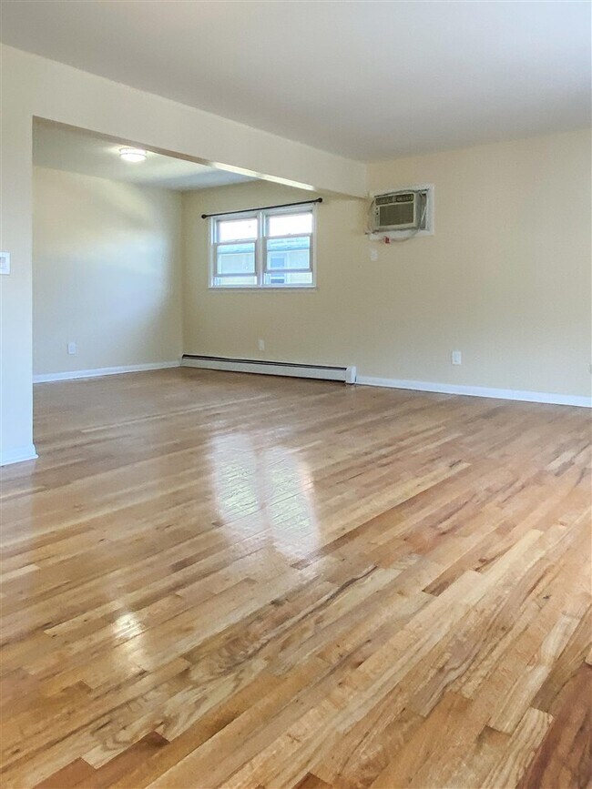 Building Photo - 1601 73rd St