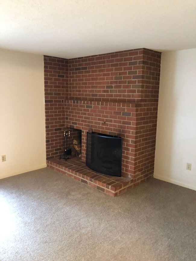 Building Photo - Great 1BR/1BA Condo in Turtle Creek
