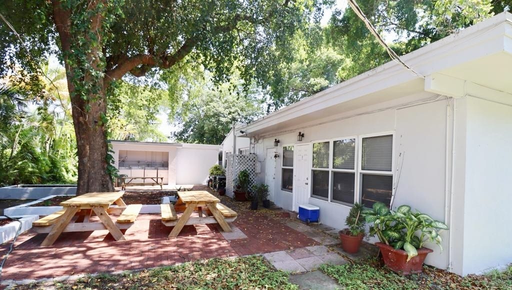 Primary Photo - 2806 Taylor St