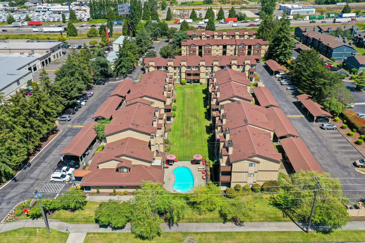 Willow Green Village Apartments in Fife, WA