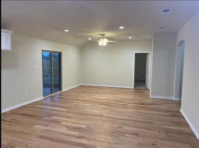 Building Photo - 3514 Brookstone Dr