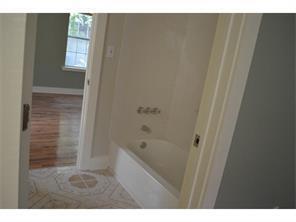Building Photo - Charming Cottage in the Heart of Austin - ...