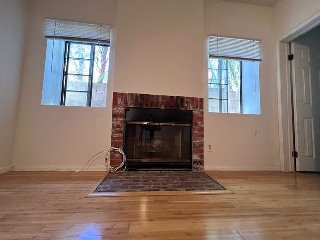 Building Photo - 4242 La Salle Ave