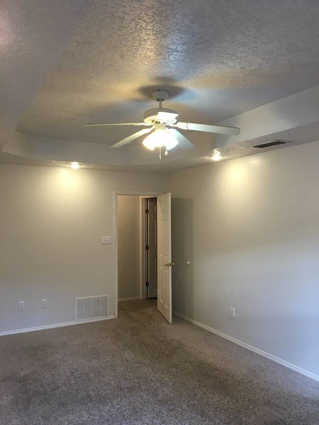 901 S Boulder Ave Unit 1 Portales Nm 88130 Apartment For In Building Photo 901 S Boulder Ave