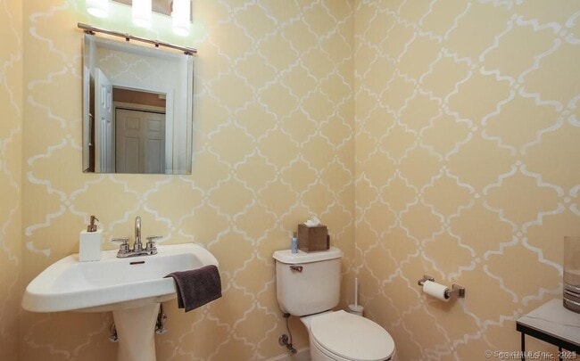 Building Photo - 902 Gray Fox Ln