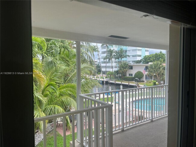 Foto del edificio - 2815 NE 33rd Ave